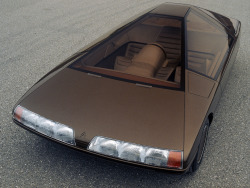 srtmnt:The Citroën Karin was a concept car presented at the Paris Motor Show in 1980. It featured a striking, pyramidal design and was designed by Trevor Fiore.