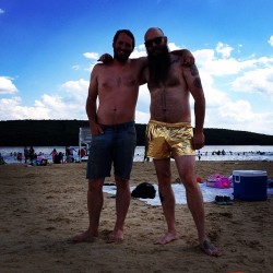 nylonshortsen:  More gold shorts!