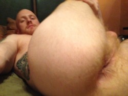 circpenis:   adirtyzdog:  dirty dogz  I love seeing butthole and face exposure, especially on an amateur dude such as he appears to be. 