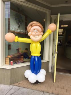 zzleigh:  I saw balloon dimension Morty on my walk 