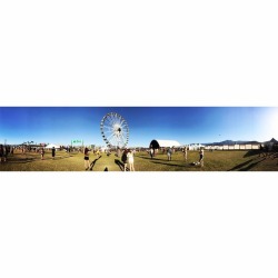 Never wanna leave 😍  #coachella2018 #coachellaweekend2 #ferriswheel #leighbeetravel #love #desert #panorama #festival #hotellife #latergram #day1 #day2  (at Coachella valley)