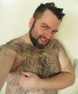 allabitfuzzy:  My man, being all yummy and wet ;-)  I know I’m not the only one who would’ve liked to’ve been in that shower with him! willcub:  I chanced it.  It’s c-c-c-c-cold out, but it was nice and warm in the shower! 