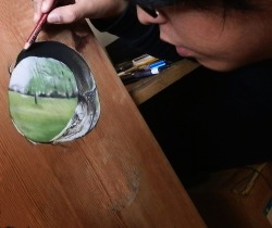 jedavu:  Artist Creates Incredible Realistic Drawings On Wooden Boards by Singapore artist Ivan Hoo 