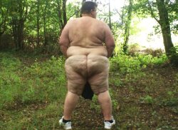 superchubly:  So I met this chub in the woods, and he had the nicest ass I ever came across… and in. *rimshot*