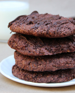 fullcravings:  Healthy Chocolate and Beet Cookies 