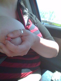 nikkis-double-ds:  because everyone plays with their nipples while they drive.