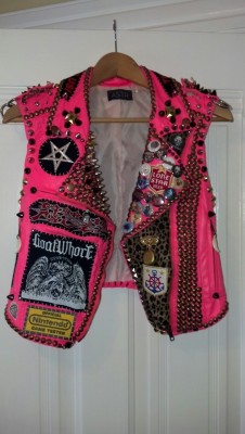 dielukedie:  Finished my buds battle vest, came out fucking rad! (Front view) 