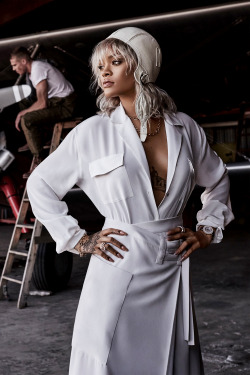 smokingsomethingwithrihanna:Rihanna For Harper’s Bazaar US March Issue