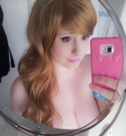 cutiebum:  playlittleplayer:  babyantler:  i think i’d be happier if i looked more like a doll and less like a human tbh  Jesus fucking Christ, you’re beautiful   wow