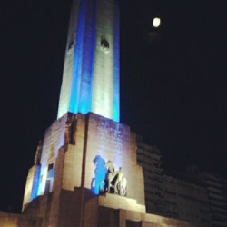 wholovesulikeme:  #monumento #bandera #rosario #argentina