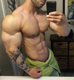 musclebears-men-at-large:Dave Miller