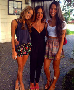 lovemymusemaryanneblog:  Sexy mom has two hot daughters.