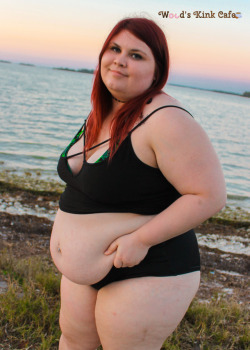 woodsgotweird: “High by the Beach” photoset Wood sensually teases and strips down to her bikini in front of the sunset. Featuring views of her flabby body and tits falling out of her weed-print bikini top. Don’t you want to get high by the beach