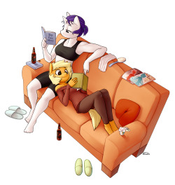 ultimareuniverse:  They don’t live together, but occasionally one will stay over at the others for the weekend.  Most of the time Cider prefers it be her home though, as she doesn’t much care for the bats flying around Ivory’s place &gt;3&gt; 