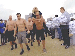 apup-deactivated20171002: Lady Gaga and Taylor Kinney take part in Chiacgo’s Polar Plunge (x)