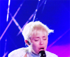 Miley Cyrus Tumblr_n4jvmjar6g1qm3541o2_250