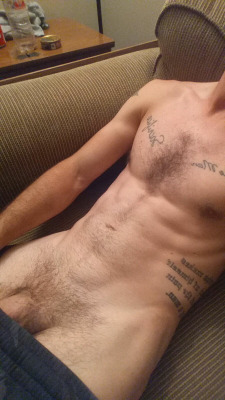 amateur-porn-filmer:  This 27 y/o Bi guy in the Cincinnati Ohio area He had hit me up to  submit some pics for your fapping pleasure. He’s into guys that are Hung that is a +. He’s Vers and how he rolls is If your older he bottoms if your younger