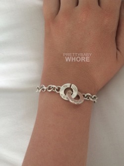 bruisedbutterfly:  Daddy has bought me a new bracelet that I can wear in public as a symbol of his ownership. I feel like the luckiest girl in the entire world.  Where did you get it and does it come in a locking version?!