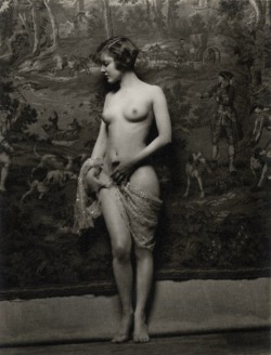 Ziegfeld Follies girl photo by Alfred Cheney Johnston