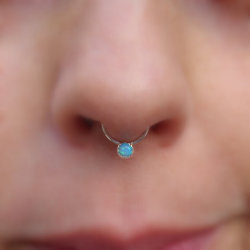 afatfox:  gorgeous septum jewelry by Holylandstreasures  PLEASE