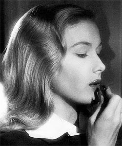 wehadfacesthen:  Veronica Lake in This Gun For Hire (Frank Tuttle, 1942)   https://painted-face.com/