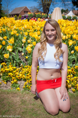 Who would like to see some more pictures of me from the tulip festival I went to?