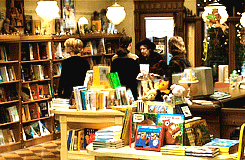 Shopgirls in books & movies Tumblr_n5y8z2t13A1twp9o6o1_250