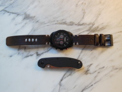 knivesandsuch:  Now that I’m on summer break, I’ve finally had some time to make a watch band. I could’ve made the buckle strap a bit shorter though, because it doesn’t seem to lay at the bottom of my wrist, it’s just a bit astray. I’ve come