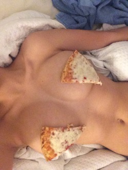xxlostndeliriousxx:  mmmm pizza