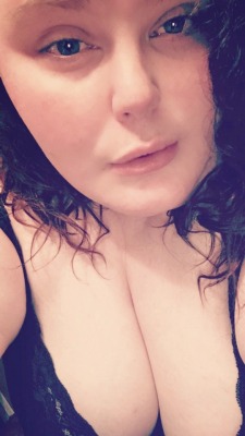 bbwmae:  i’m alive i’m fucked up i’m begging for pussy or cock 😛😘