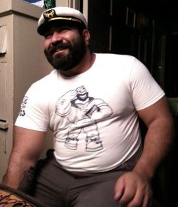 sdbboy69:  Love Bluto!   Such a cute pic.  Want to see more? Check out my archive at http://sdbboy69.tumblr.com/archive