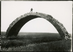 natgeofound: An ancient Roman bridge spans the Wadi al Murr in Mosul, Iraq, 1920.Photograph by M. V. Oppenheim, National Geographic