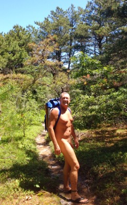 blkfshcrk-naturist:  nudistguysonly:  Thanks for the photo submission  Heading out this morning for one of my favorite naked hikes! 