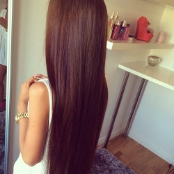 mal-epicent:  fashion-pretty:  http://fashion-pretty.tumblr.com :  https://instagram.com/mmarisap   ignobler This made me think of you, knowing your love of long hair  Its dark too.  Unf.  &lt;3