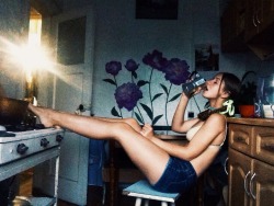 nadinridiculous:  it’s getting hot in the kitchen 