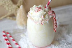  Peppermint White Chocolate Cocktail 4 oz vanilla vodka 2 oz peppermint schnapps 2 oz white chocolate liqueur 2 oz light cream 4 candy canes, chopped &frac14; c melted white chocolate Drizzle white chocolate into 2 glasses and chill about 30 min until