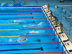 realconfundo:  Yusra Mardini , the Syrian refugee who swam 3 hours to save 20 other refugees has just won her first heat.  Go team refugees! 