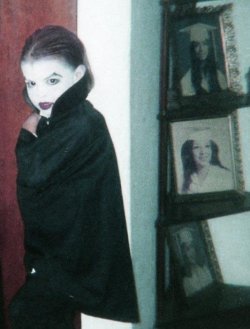 loliclown:  Picture of me when I was a mere gothling, Halloween 1995. My Bela Lugosi inspired costume was the best at school! My mom planned my whole costume. Being a goth herself, especially in the late ’80s and throughout the ’90s , she was already