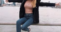 Just Pinned to Outfits with Denim Jeans that I really like: ｈａｐｐｉｌｙ // ✧ http://ift.tt/2jTtAK0 Please visit and follow my other Jeans-boards here: http://ift.tt/2dlnTBk