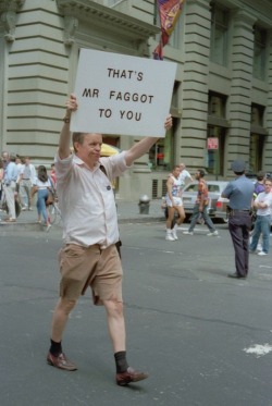 thecringeandwincefactory: 2othcentury: Pride, New York, June 1990 Christ, the sheer rage on this man’s face. 