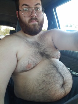 manly-in-training:Got slop on my shirt like a dumb pig boy cause I was eatting in the car … oops