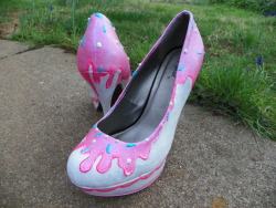 mcahfiremagic:  my cake shoes that I painted with a mixture of craft paint, puffy paint, and pearlescent powders.  I&rsquo;m considering trying to sell these. How much do you think I could get? Any suggestions on using sites like Ebay? would YOU be