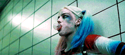 el-diiablo:  The manipulative psychiatrist-turned-obsessive-in-love Harley Quinn unites the squad as much as she messes with their minds. 