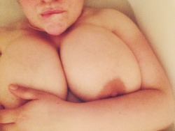 americana&ndash;erotica:  Bath time.