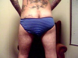 messypants66:old webcam shots…blue striped pantypoop…  incredibly sexy