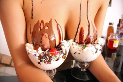 messyfoodsex:  hotterlunch:  Funny AND delicious  lovely pair of sundaes