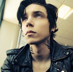 nothinbutbiersack:Take a moment to bask in his beauty.