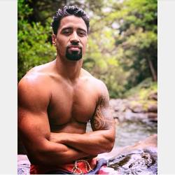 808bruh808:  menofpolynesia:  A fijian from Hawaii - Guyson King  Anyone get his nudes? His bro is hot too