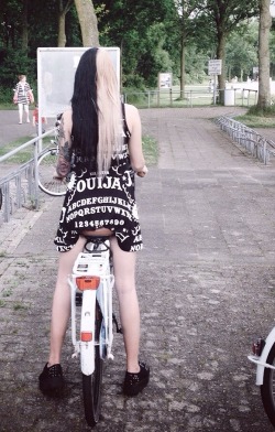 gloriousgoth:  New hair and biking to the beach!  Goth in summer. dress: @killstar