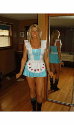 candyundressed:  Click on me to remove my costume !!!